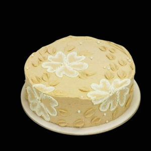 pasztell bézs virágos torta