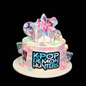 K-pop demon hunters rózsaszín torta