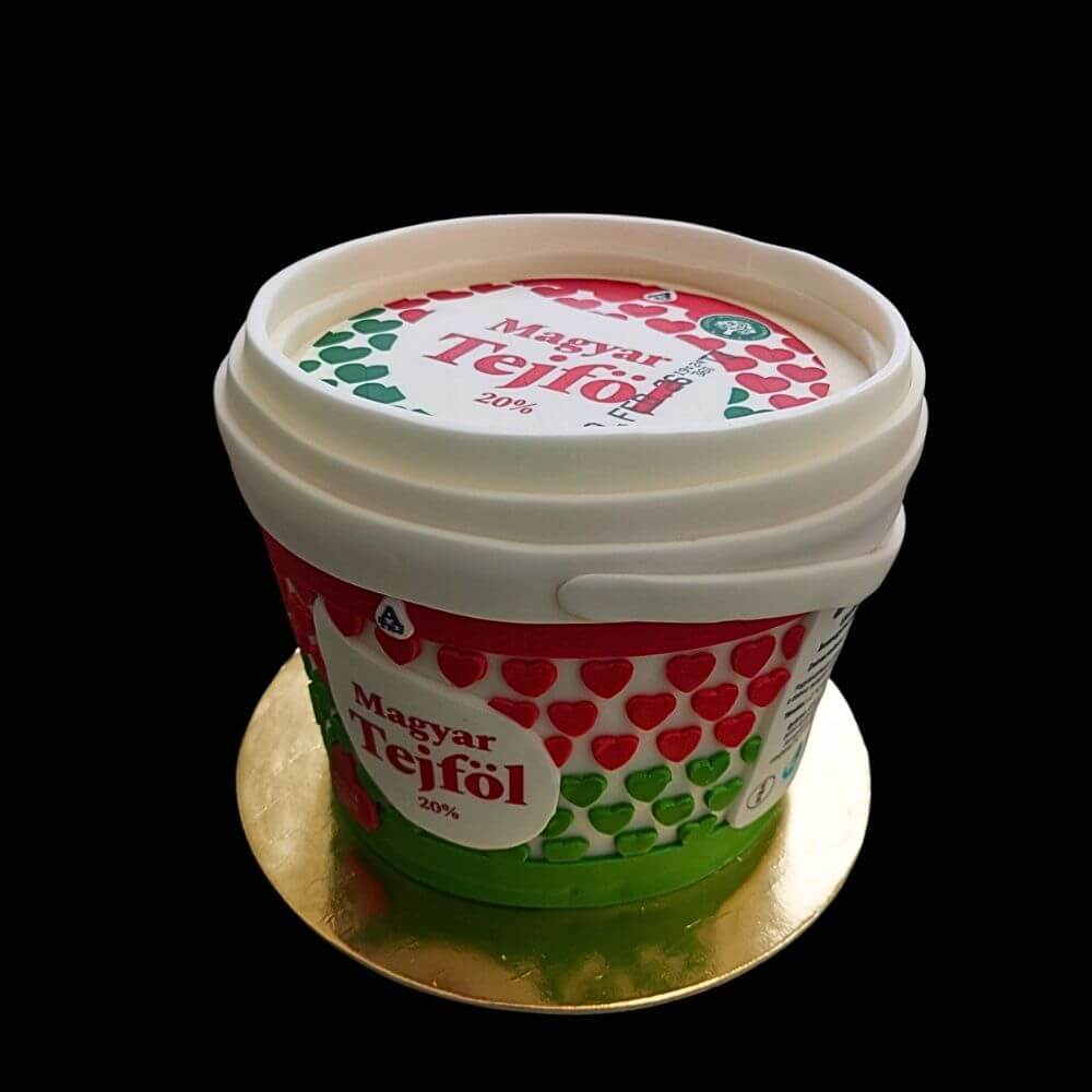 Tejfölös doboz torta