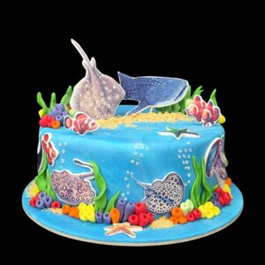 Tengeri állatok torta rájákkal medúzákkal