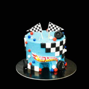 hot wheels torta zászlókkal gumikerekekkel