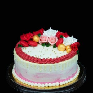 Piros rózsaszín fehér virágos torta