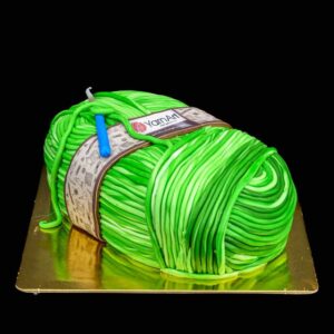 zöld gyapjú fonal torta horogolótűvel